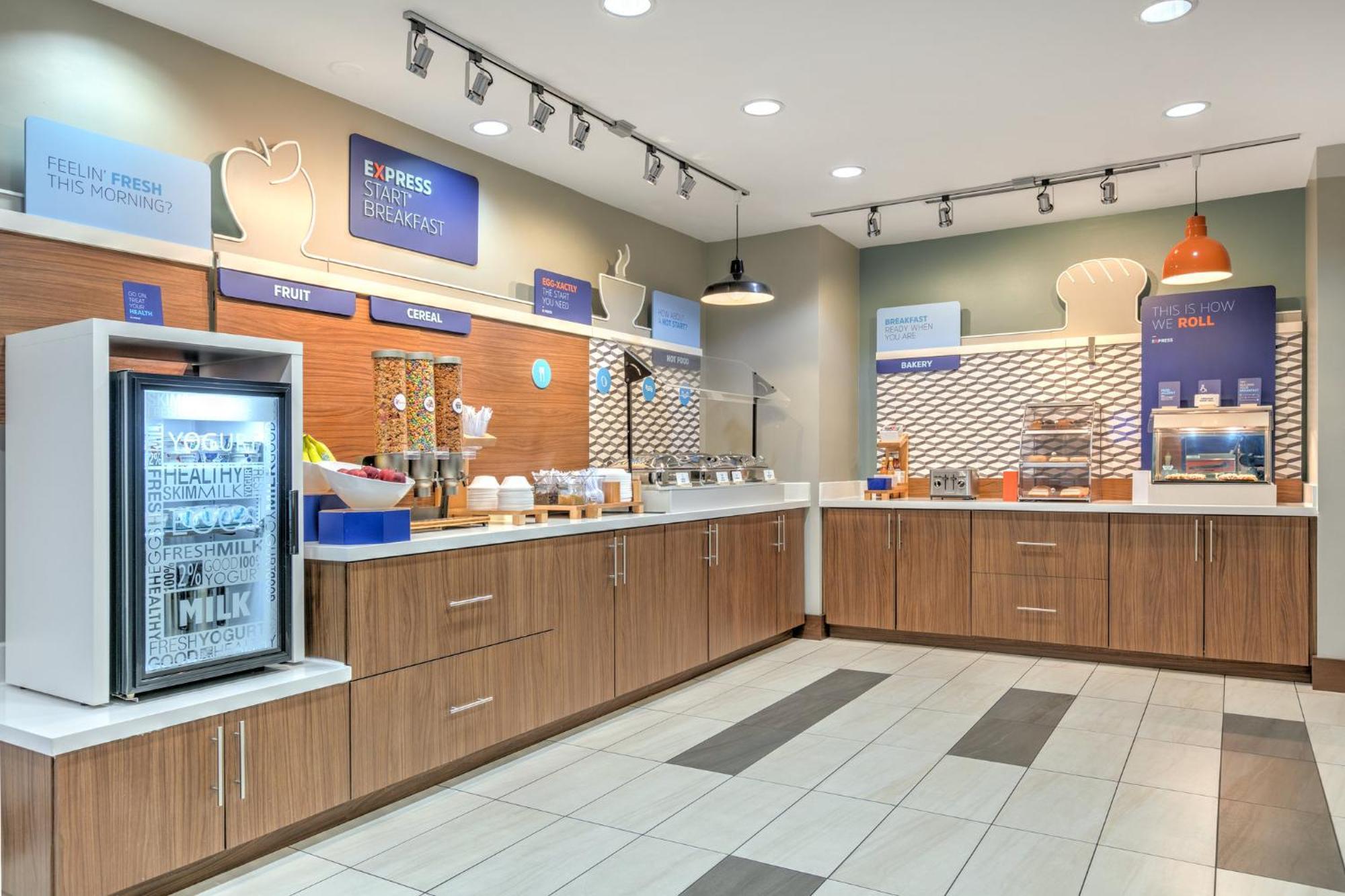 Express & Clute-lake Jackson By Ihg Hotel 2*